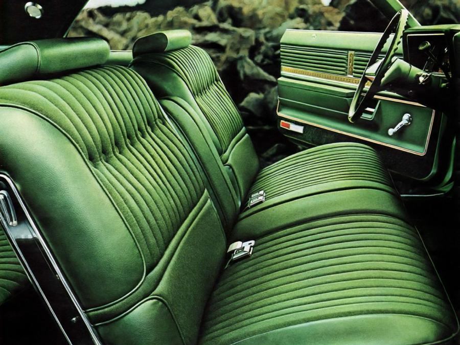  Oldsmobile Delta 88 Royale Holiday Coupe 1973 года  (фото 2 из 2)